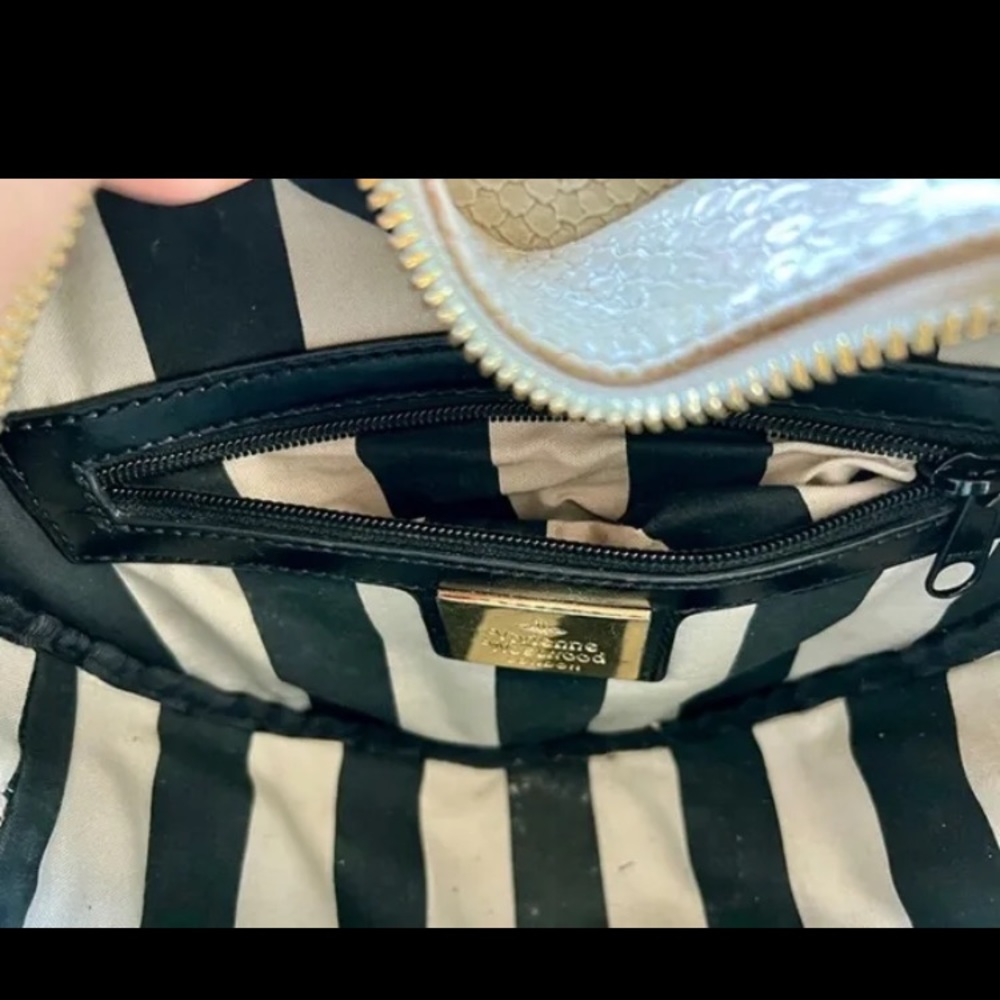 Vivienne Westwood Anglomania Heart bag, black wallet and dustbag - Picture 4 of 11